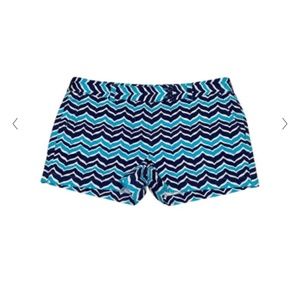 Vineyard Vines Shorts - size 6